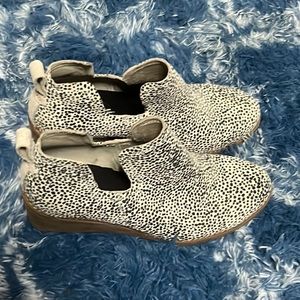 Never worn Tim’s wedge heels